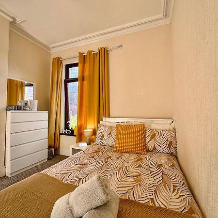 House In Antrim Road Hotel Belfast Bagian luar foto