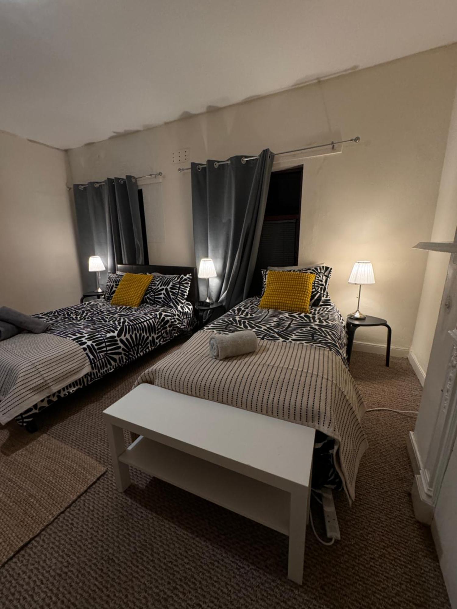 House In Antrim Road Hotel Belfast Bagian luar foto