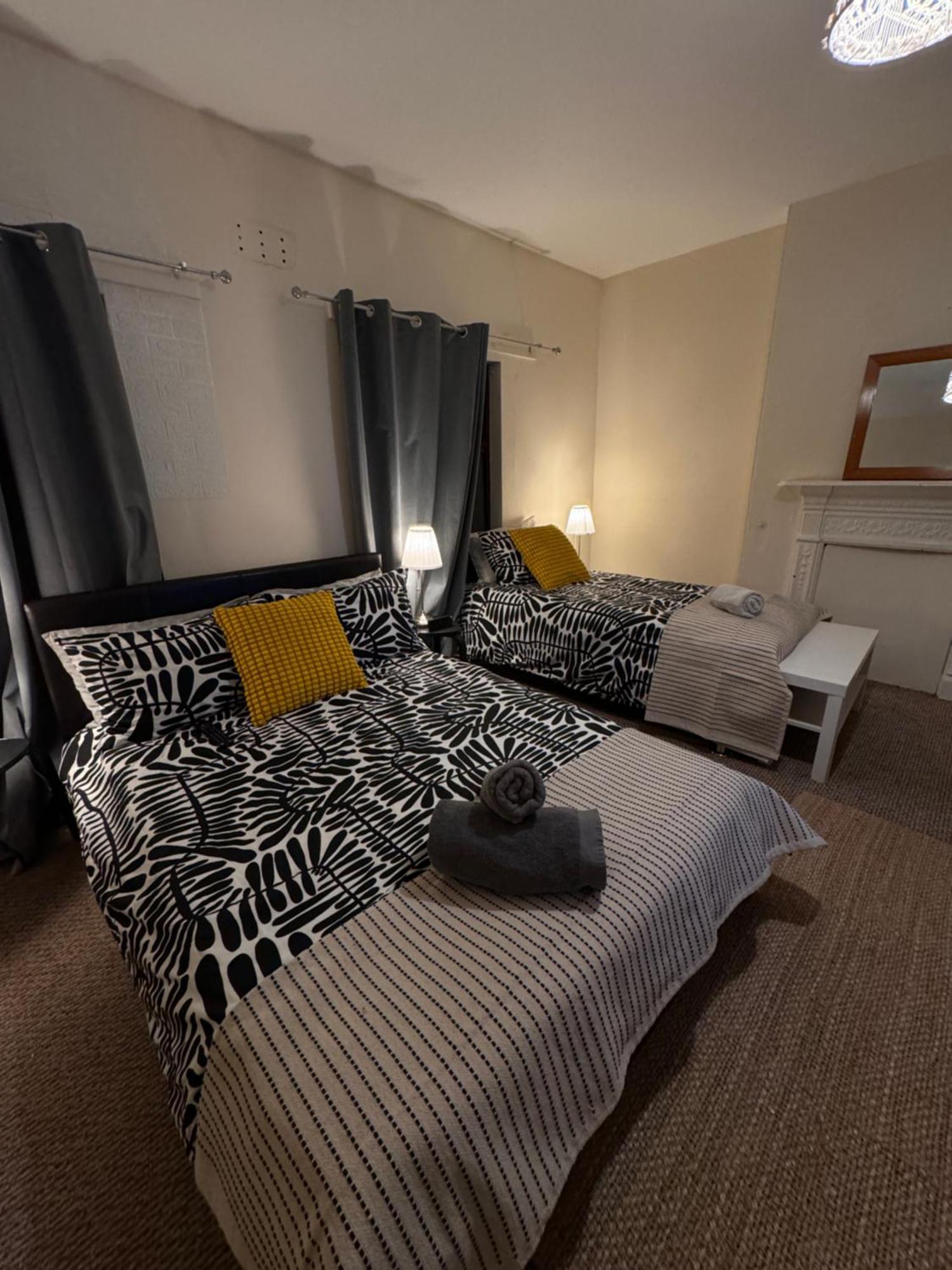 House In Antrim Road Hotel Belfast Bagian luar foto