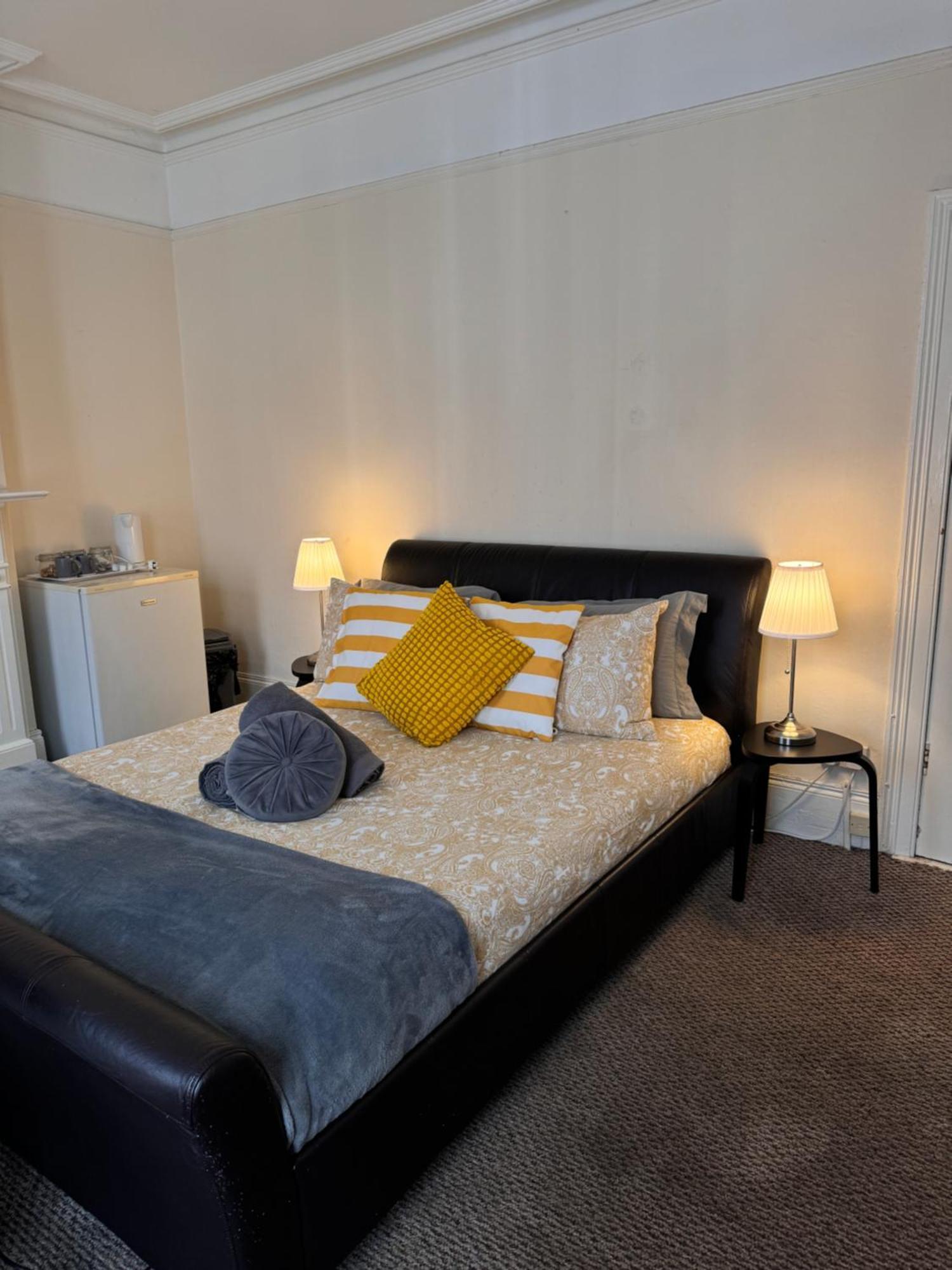 House In Antrim Road Hotel Belfast Bagian luar foto
