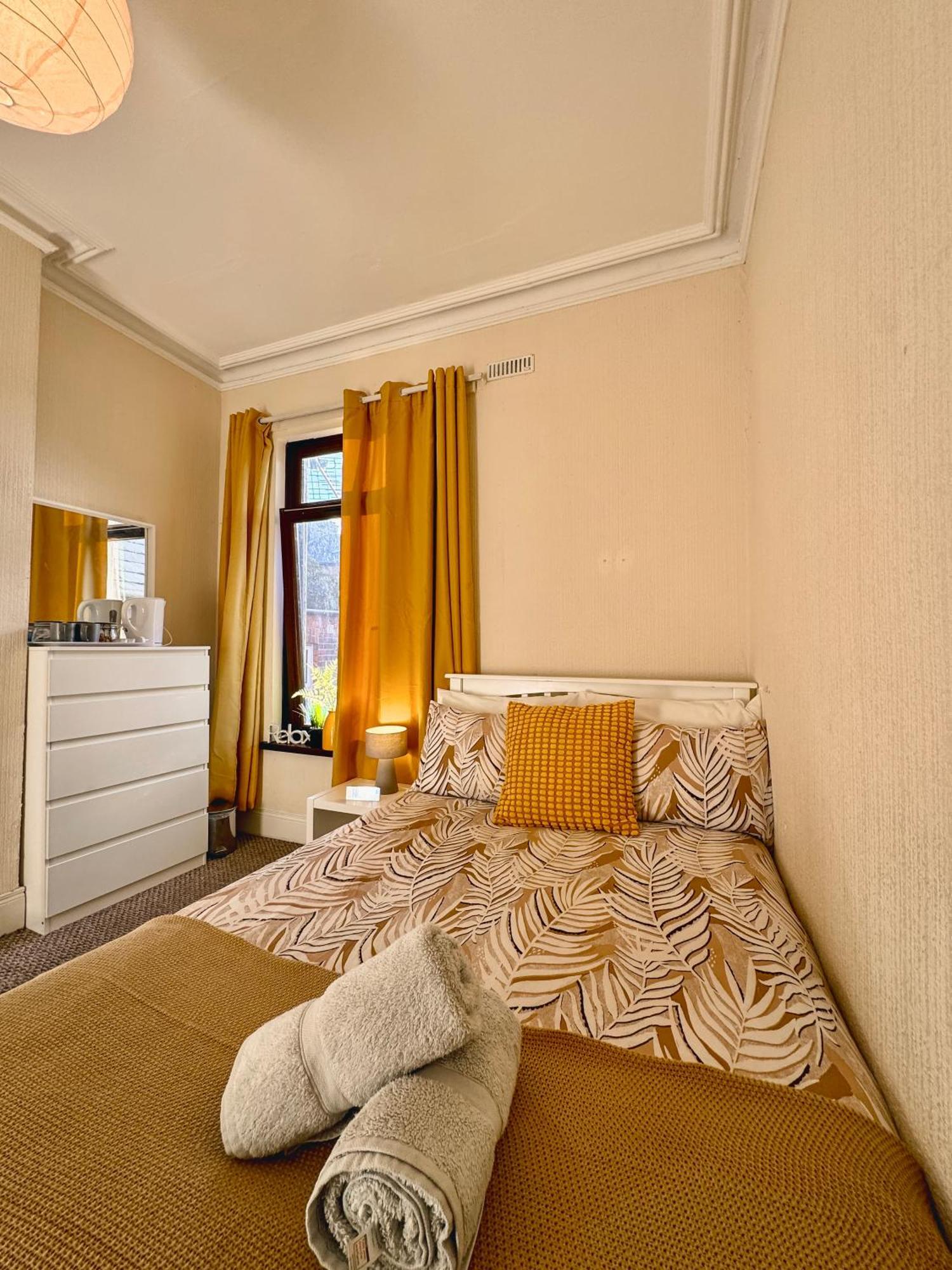 House In Antrim Road Hotel Belfast Bagian luar foto